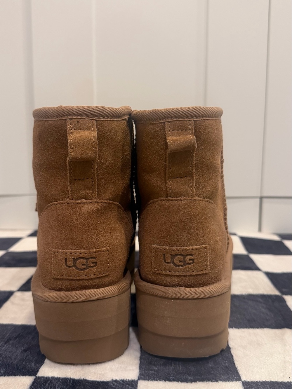 UGG Short Suede Boot in Chestnut